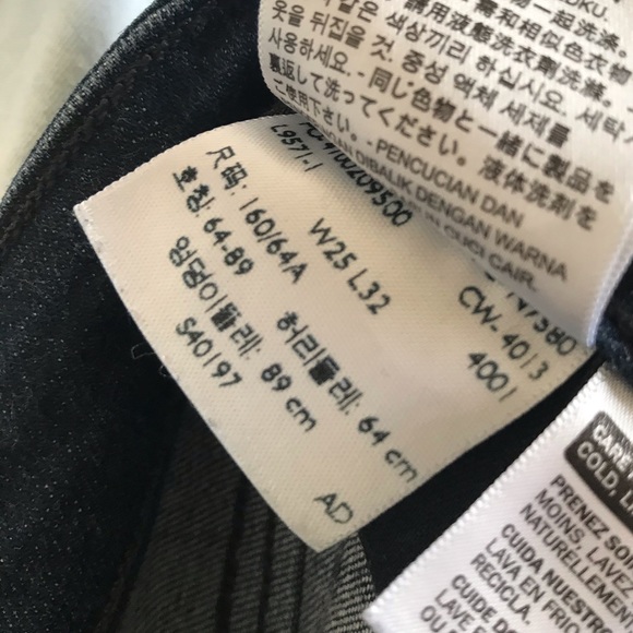 Levi’s High Waisted Dark Blue Jeans - Picture 7 of 7